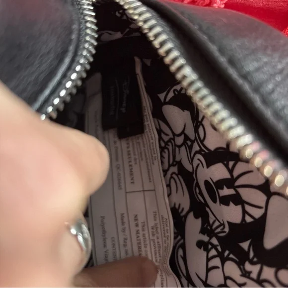 Loungefly Disney Minnie Mouse Black White Polka Dot Crossbody Bag Bow Chain - Picture 5 of 5